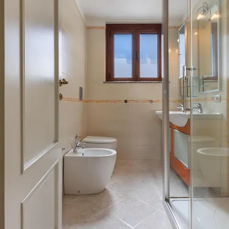 Guesthost - Hollywood Apartment *